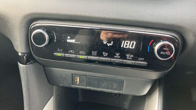 Toyota Yaris 1.5 Hybrid Icon 5dr CVT Hybrid Hatchback